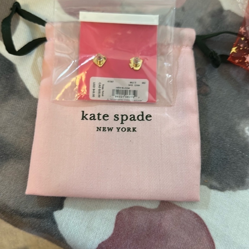 Kate Spade New Bloom Flower Gold Stud Earrings - Picture 2 of 2